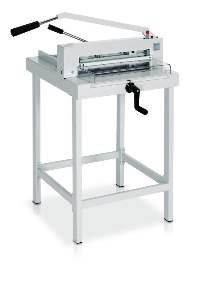 EBA_4305_A_left_stand_14_print-689x1024.jpg